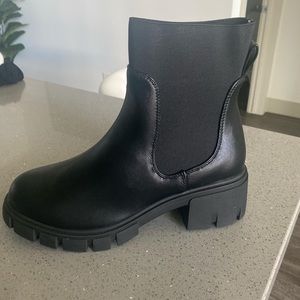 Black Chelsea Ankle Boots Size 9 US Women’s